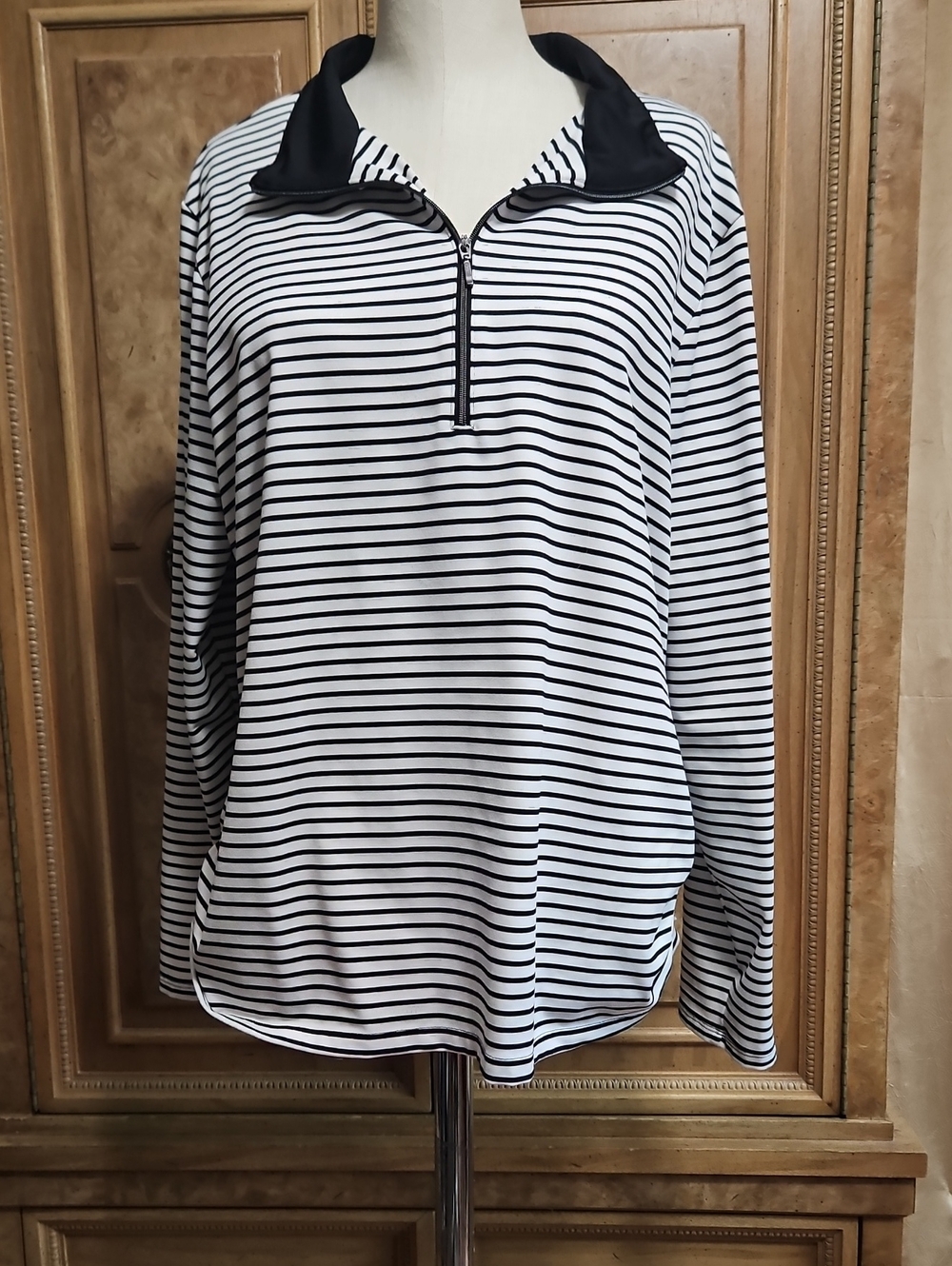 Zynergy Striped Long Sleeve Half-Zip Pullover - Black/White Size 3 (L)